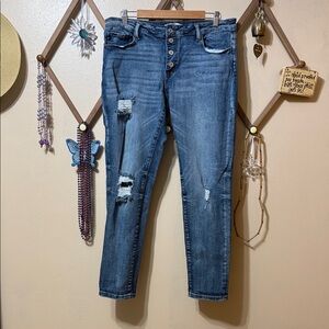 KanCan Distressed Ankle Jeans in Blue